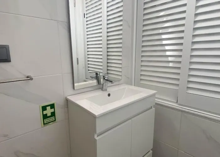 Village Square Coastal 1d Machico (Madeira)