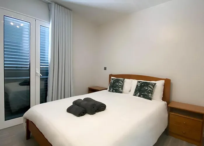 Village Square Coastal 1d *