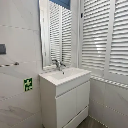 Village Square Coastal 1d Machico (Madeira)