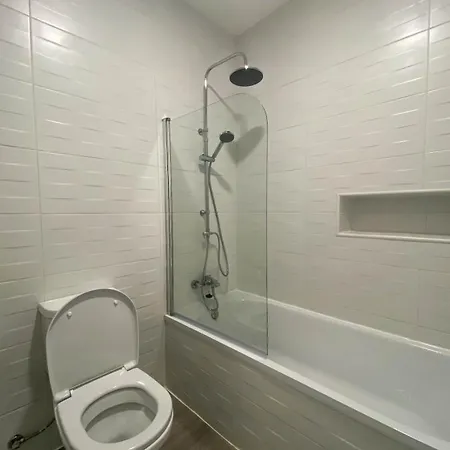 Village Square Coastal 1d Apartment *